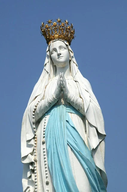Patrimoine et dévotion : Pourquoi la Vierge Marie reste au cœur des foyers français